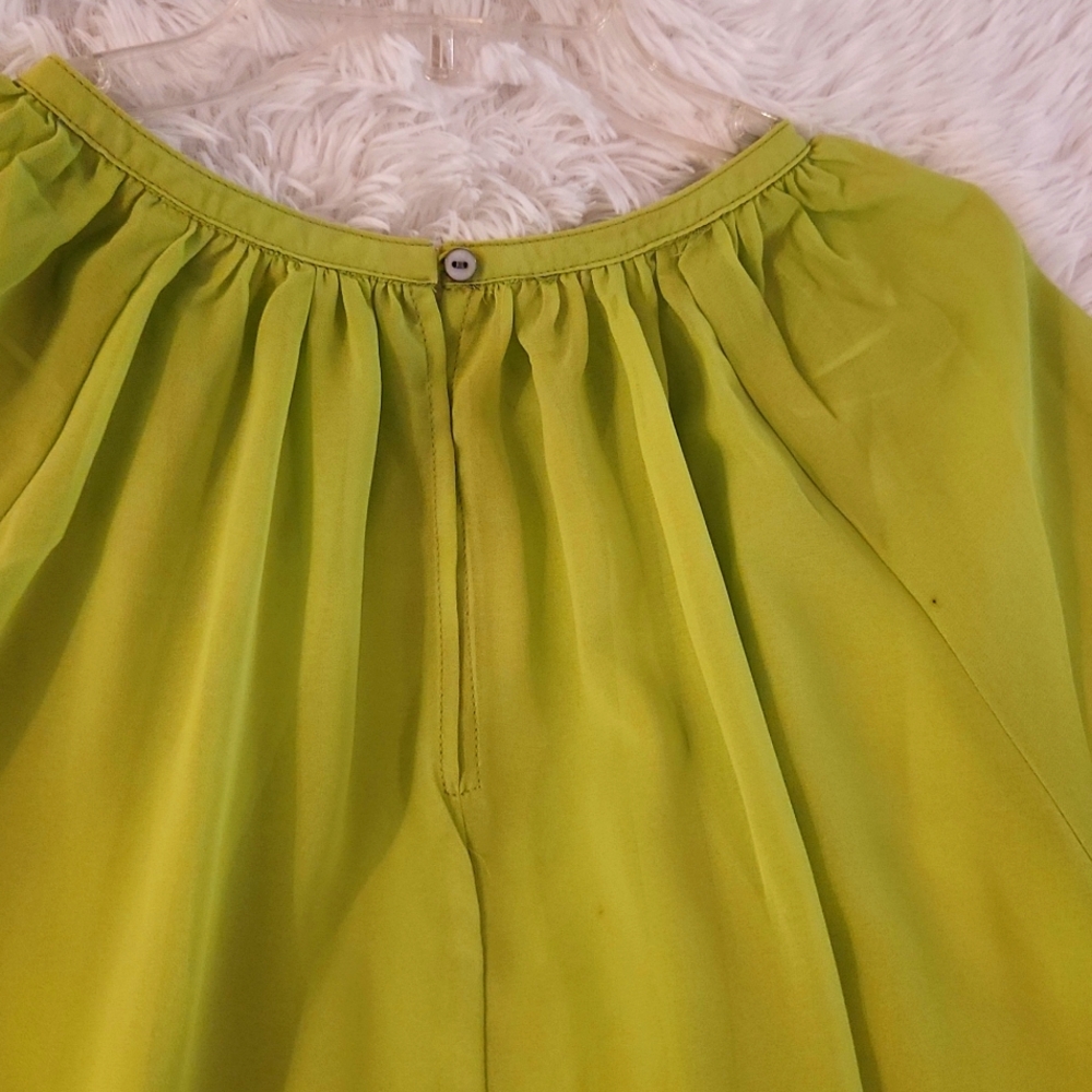 NEW Beautiful Lime Green Flowy Blouse - Picture 6 of 10